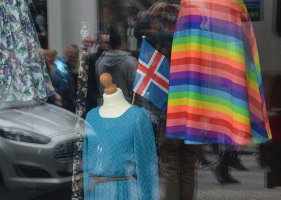 Flagge im Schaufenster - Island