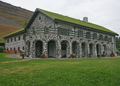 Skriðuklaustur - Ost-Island
