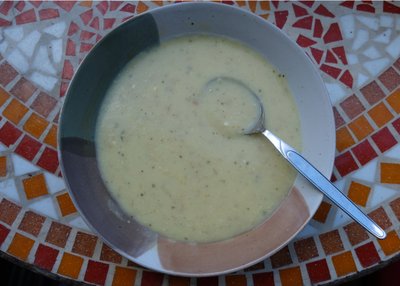 fertige Kartoffel-Gurken-Suppe