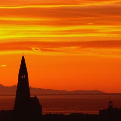 Hallgrímskirkja im Sonnenuntergang - Reykjavík