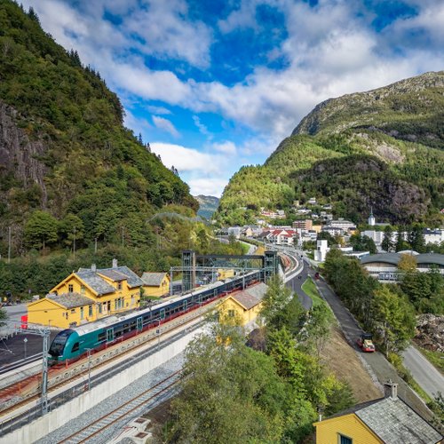 Bahnstrecke durch Norwegens Berge
