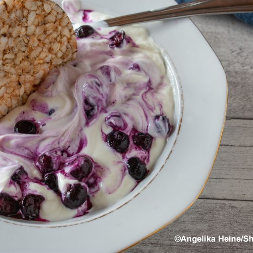 Isländische Milchspeise: Skyr mit Beeren