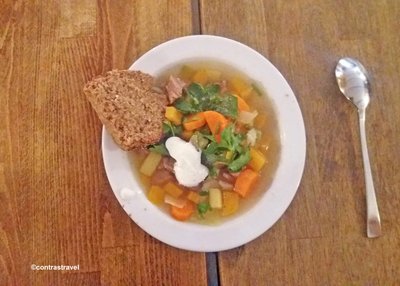 Isländische Fleischsuppe (Kjötsupa) mit Lamm