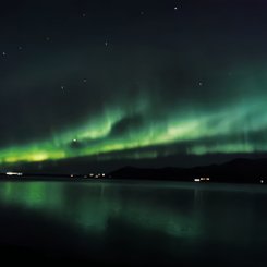 Polarlicht überm Hvalfjörður