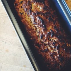 Pflaumen-Walnussbrot