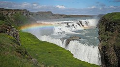 Der Goldene Wasserfall Gullfoss ist Teil des Golden Circle