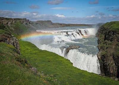 Der Goldene Wasserfall Gullfoss ist Teil des Golden Circle