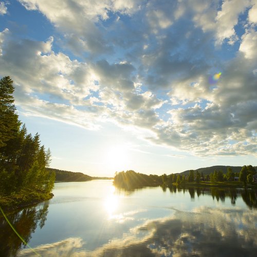 Sommerlicher See in Schwedisch-Lappland
