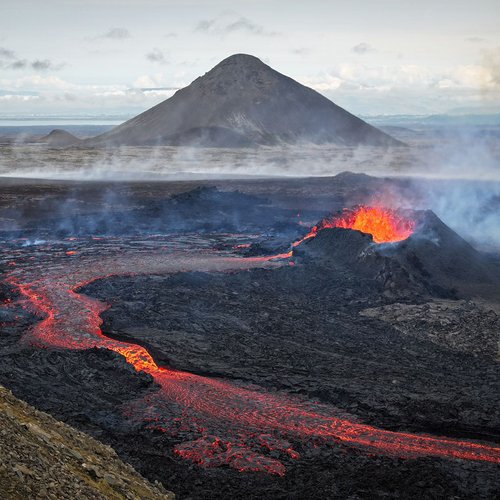 Aktiver Vulkankrater des Fagradalsfjall aus dem Jahr 2021