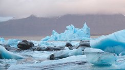 Gletschereis auf der Gletscherlagune Jökulsárlón im Südosten Islands