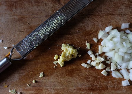 Zwiebel, Ingwer, Knoblauch - Gemüselasagne