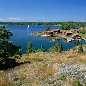 Typisch für Schweden Reisen - Küste, Wald und rote Holzhäuser