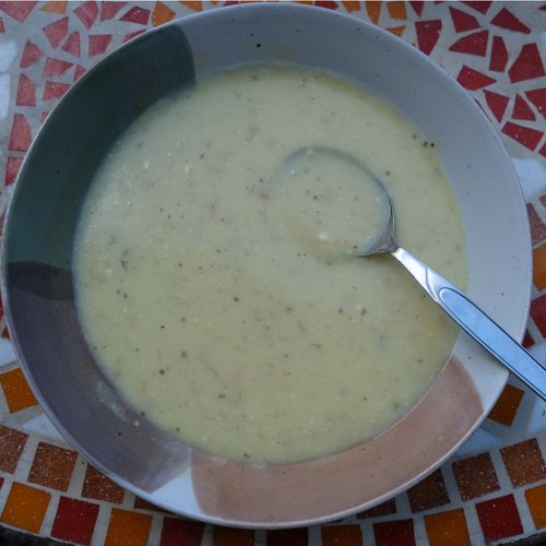 fertige Kartoffel-Gurken-Suppe