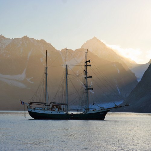 mit dem Segelschiff rund um Spitzbergen